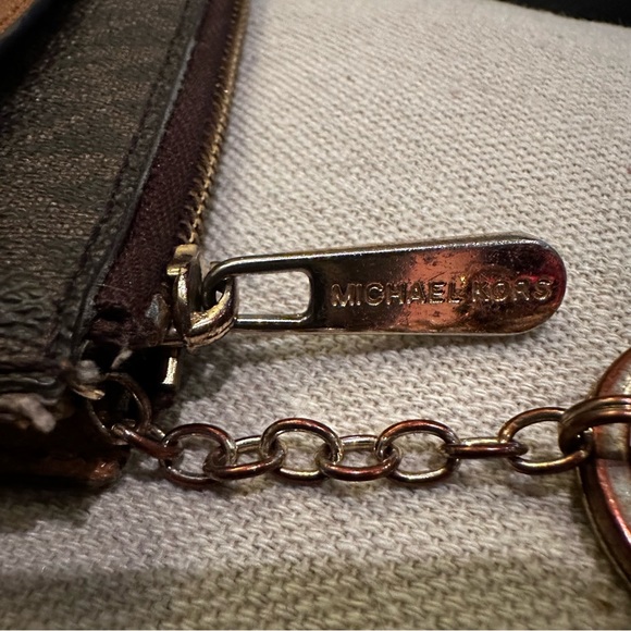 🔥Michael Kors Jet Set Travel Zip Top Coinpouch Card Case Brown Signature - Picture 10 of 12